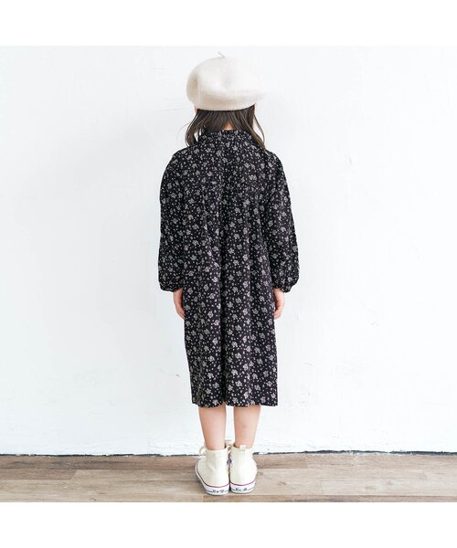 apres les cours(アプレレクール)の「花柄シャーリングワンピース(ワンピース・キッズ・ベージュ/ブラック・80/100/110/120/140/90/130)」の6枚目の写真