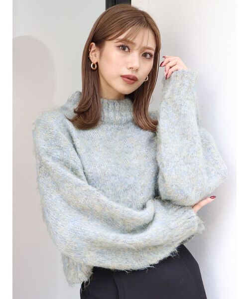 MURUA（ムルーア）の「ショートブラッシュドニット（ニット/セーター・レディース・ブルー/ライトブルー/ブラウン/その他1・FREE）」の2枚目の写真