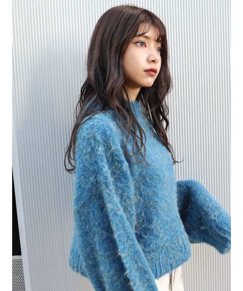 MURUA（ムルーア）の「ショートブラッシュドニット（ニット/セーター・レディース・ブルー/ライトブルー/ブラウン/その他1・FREE）」の5枚目の写真