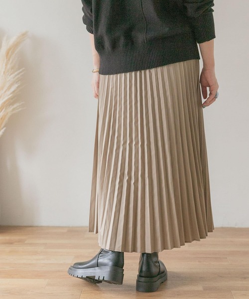 ITEMS URBANRESEARCH(アイテムズ アーバンリサーチ)の「チノプリーツスカート(スカート・レディース・ブラック/ベージュ・FREE)」の3枚目の写真