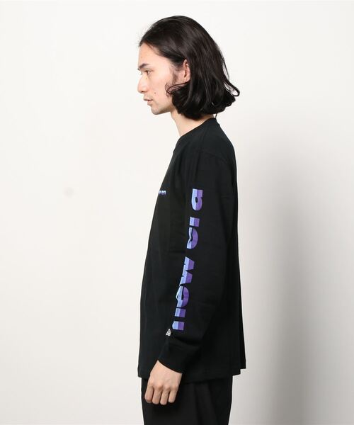 NEW ERA（ニューエラ）の「【NEW　ERA/ニューエラ】3-Toneロゴ 袖プリント長袖Tシャツ/ビッグシルエット/ブラック（Tシャツ/カットソー・メンズ・ブラック・XL/M/L）」の3枚目の写真