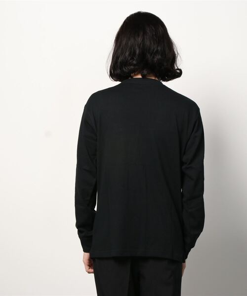 NEW ERA（ニューエラ）の「【NEW　ERA/ニューエラ】3-Toneロゴ 袖プリント長袖Tシャツ/ビッグシルエット/ブラック（Tシャツ/カットソー・メンズ・ブラック・XL/M/L）」の4枚目の写真