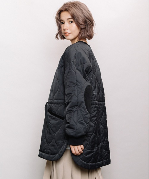 refinedworks(リファインドワークス)の「エルボーパッチキルティングミドルコート(その他アウター・レディース・チャコールグレー/ベージュ/カーキ・FREE)」の1枚目の写真