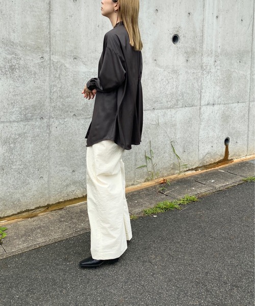 y/m by RIKA(イムバイリカ)の「サテンバックタックチュニックシャツ(シャツ/ブラウス・レディース・ライトブラウン/ブラック・FREE)」の10枚目の写真