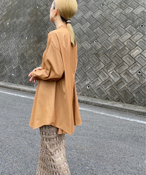 y/m by RIKA(イムバイリカ)の「サテンバックタックチュニックシャツ(シャツ/ブラウス・レディース・ライトブラウン/ブラック・FREE)」の16枚目の写真