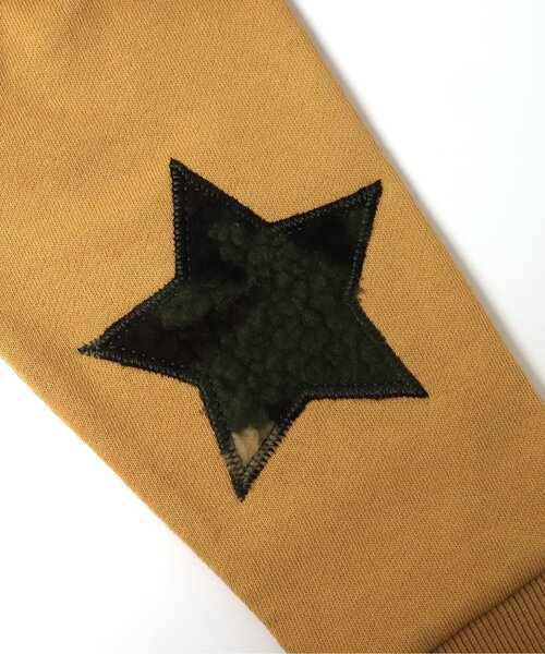 BREEZE(ブリーズ)の「スターパッチトレーナー(スウェット・キッズ・ベージュ/レッド/イエロー/ブルー/グリーン/チャコール/キナリ・150/100/140/90/80/110/130/120)」の15枚目の写真