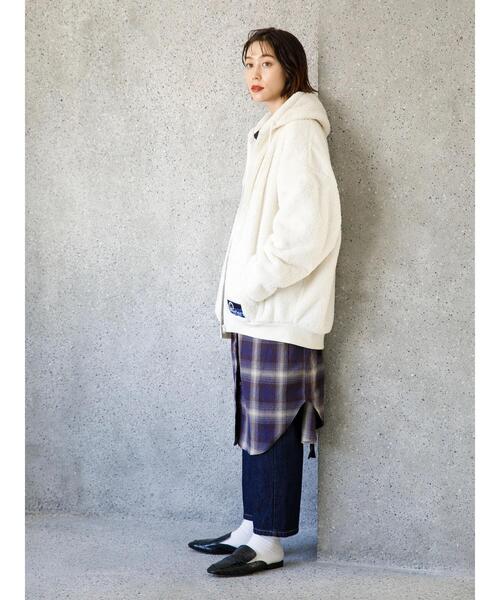 koe（コエ）の「Penfieldシャギーボアジップパーカー*（ブルゾン・レディース・ブラック/オフホワイト/A・L/M）」の12枚目の写真