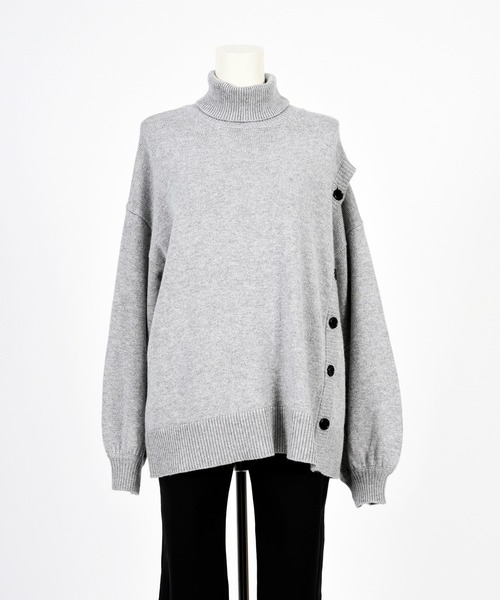 BDONNA（ビドンナ）の「アシンメトリー　ボタンあきニット（ニット/セーター・レディース・ライトグレー/オフホワイト/ライトパープル・MEDIUM）」の20枚目の写真