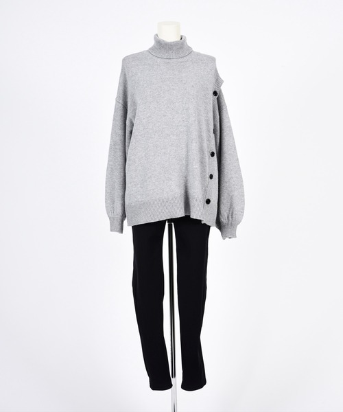 BDONNA（ビドンナ）の「アシンメトリー　ボタンあきニット（ニット/セーター・レディース・ライトグレー/オフホワイト/ライトパープル・MEDIUM）」の18枚目の写真