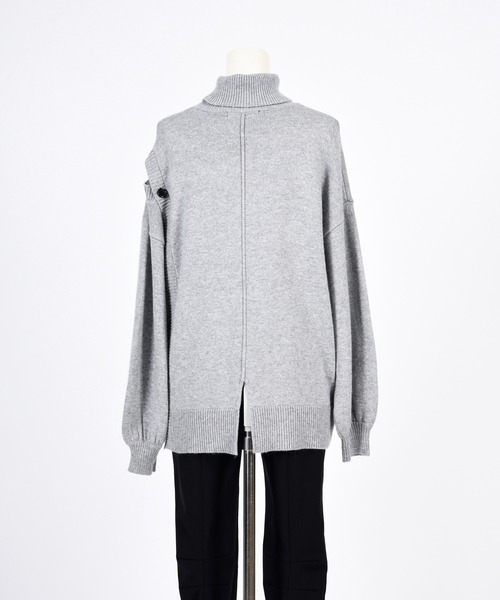 BDONNA（ビドンナ）の「アシンメトリー　ボタンあきニット（ニット/セーター・レディース・ライトグレー/オフホワイト/ライトパープル・MEDIUM）」の9枚目の写真