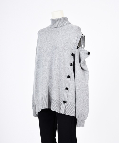 BDONNA（ビドンナ）の「アシンメトリー　ボタンあきニット（ニット/セーター・レディース・ライトグレー/オフホワイト/ライトパープル・MEDIUM）」の8枚目の写真