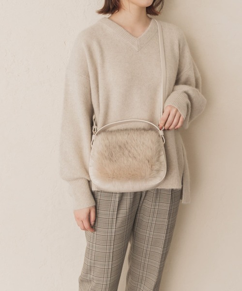 RODE SKO(ロデスコ)の「2WAYファーショルダーバッグ(ショルダーバッグ・レディース・アイボリー/モカ・ONE)」の13枚目の写真