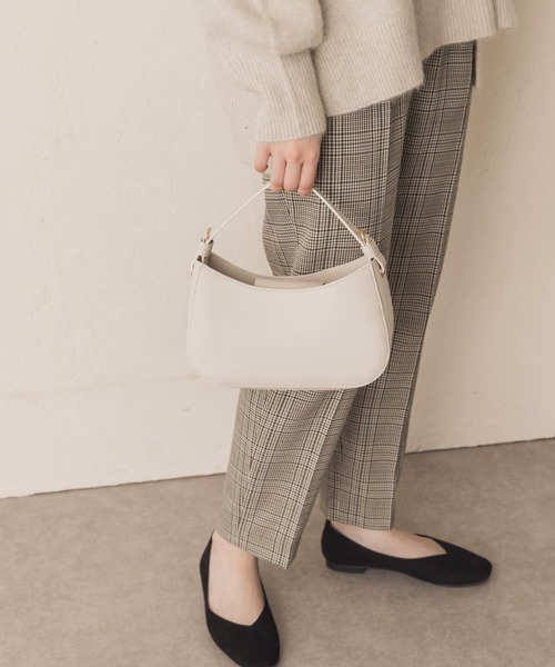 RODE SKO(ロデスコ)の「2WAYファーショルダーバッグ(ショルダーバッグ・レディース・アイボリー/モカ・ONE)」の8枚目の写真