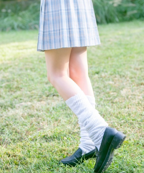 .KOM（ドットコム）の「A'GEM/9 × .kom『.kom SELECT/ドットケーオーエムセレクト』ルーズソックス（ソックス/靴下・レディース・ホワイト/ブラック・80ｃｍ/60cm）」の5枚目の写真