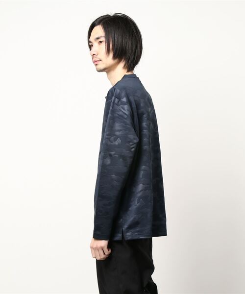 HIDEAWAYS NICOLE(ハイダウェイニコル)の「ダンボール迷彩エンボスプルオーバー(Tシャツ/カットソー・メンズ・ブラック/オフホワイト/ネイビー・MEDIUM/LARGE/X-LARGE)」の4枚目の写真