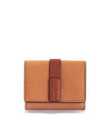 LOEWE（ロエベ）の「トライフォールド ウォレット (ソフトグレイン