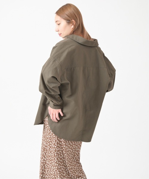 U by SPICK&SPAN(ユーバイスピックアンドスパン)の「綿麻スラブオーバーシャツ◆(シャツ/ブラウス・レディース・カーキ/アイボリー・FREE)」の22枚目の写真