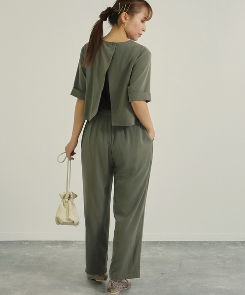 AULI（アウリィ）の「【低身長向けサイズ】バックスリットオールインワン（サロペット/オーバーオール・レディース・ブラック/カーキ/ライトベージュ・S/XS/XXS）」の3枚目の写真