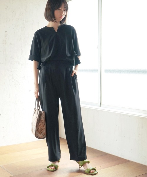 AULI（アウリィ）の「【低身長向けサイズ】バックスリットオールインワン（サロペット/オーバーオール・レディース・ブラック/カーキ/ライトベージュ・S/XS/XXS）」の4枚目の写真