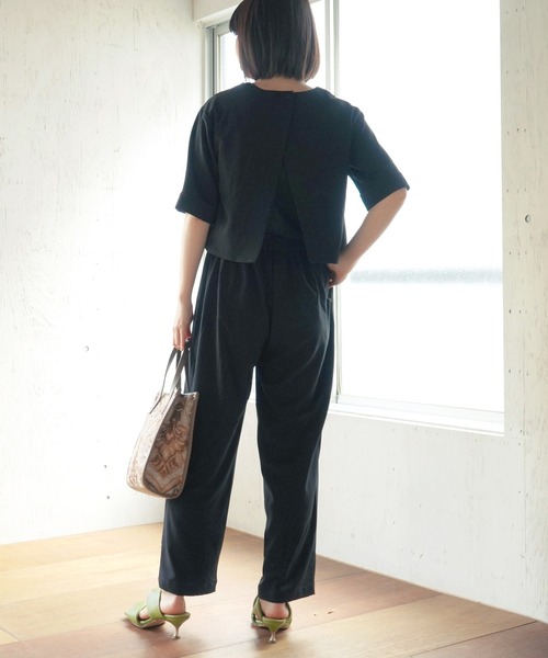 AULI（アウリィ）の「【低身長向けサイズ】バックスリットオールインワン（サロペット/オーバーオール・レディース・ブラック/カーキ/ライトベージュ・S/XS/XXS）」の7枚目の写真