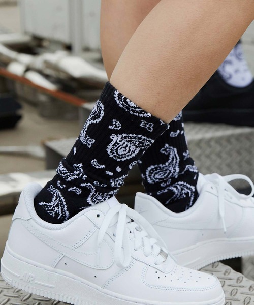 atmos pink（アトモスピンク）の「atmos PAISLEY SOCKS / アトモス ペイズリー ソックス（ソックス/靴下・メンズ・ホワイト/ブラック/ネイビー/グレー/ベージュ/ブルー・26-28cm）」の2枚目の写真