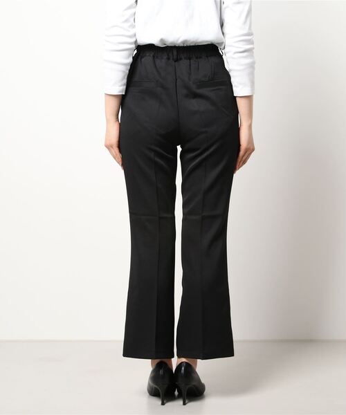 Q（キュー）の「カラーフレアパンツ（スラックス・レディース・ブラック/グリーン・MEDIUM）」の4枚目の写真