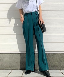 Q | カラーフレアパンツ(スラックス)