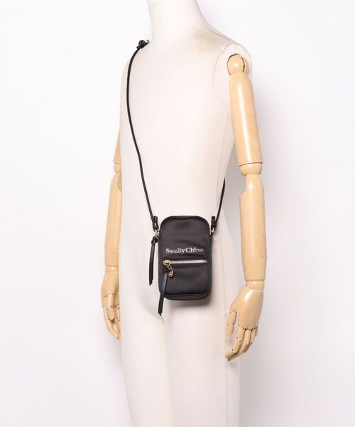 SEE BY CHLOE（シーバイクロエ）の「SBC ESSENTIAL / フォンホルダーPHONE HOLDER WITH STRAP（ショルダーバッグ・レディース・ブラック・FREE）」の5枚目の写真