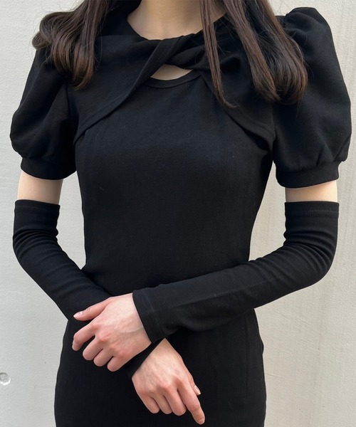 titty＆Co. PETIT by poyo（ティティーアンドコープティバイポヨ）の「【titty&Co.PETIT Produced by POYO】アームウォーマー付きデコルテオープンワンピース（ワンピース・レディース・ホワイト/ブラック・FREE）」の14枚目の写真