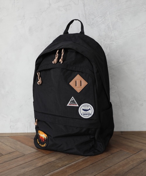 KRIFF MAYER（クリフメイヤー）の「【KRIFF MAYER/クリフメイヤー】ワッペンロゴ バックパック(ミニポーチ付き)（バックパック/リュック・メンズ・ブラック/ベージュ/グレー・FREE）」の2枚目の写真