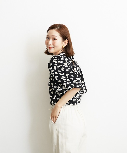 PAPAVER（パパヴェル）の「【PAPAVER】デイジープリントバンドカラーブラウス（シャツ/ブラウス・レディース・グリーン/ホワイト/ブラック・MEDIUM）」の4枚目の写真