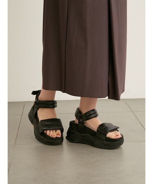 emmi(エミ)の「【emmi original】Vibramソールサンダル(サンダル・レディース・ブラック・23cm/24cm/25cm)」の6枚目の写真