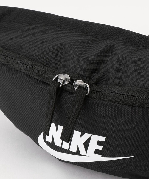 NIKE（ナイキ）の「WEB限定 NIKE/ナイキ HRTG HIP PACK/ヘリテージヒップパック（ボディバッグ/ウエストポーチ・メンズ・グレー/ブラック・ONE SIZE）」の9枚目の写真