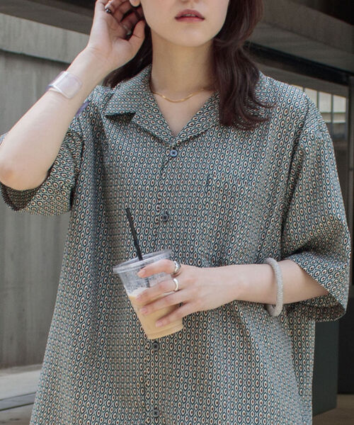 GLOSTER（グロスター）の「【圧巻の9柄展開のイチオシ半袖シャツが登場！】ジオメトリック/アート/フラワープリント アロハシャツ（シャツ/ブラウス・メンズ・ネイビー/グリーン系その他2/ブラック系その他4/ブラウン系その他3/ブラウン系その他4/ブラック系その他2/ブラック系その他3/ホワイト系その他/ブラック系その他・MEDIUM/LARGE）」の9枚目の写真