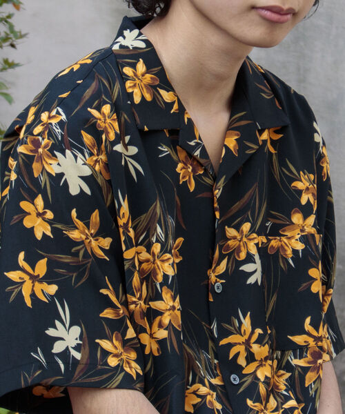 GLOSTER（グロスター）の「【圧巻の9柄展開のイチオシ半袖シャツが登場！】ジオメトリック/アート/フラワープリント アロハシャツ（シャツ/ブラウス・メンズ・ネイビー/グリーン系その他2/ブラック系その他4/ブラウン系その他3/ブラウン系その他4/ブラック系その他2/ブラック系その他3/ホワイト系その他/ブラック系その他・MEDIUM/LARGE）」の19枚目の写真