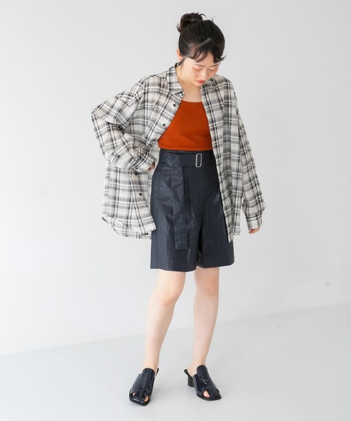 KBF(ケイビーエフ)の「ベルテッドコーティングハーフパンツ(その他パンツ・レディース・ピンク/ネイビー/ベージュ・ONE)」の13枚目の写真