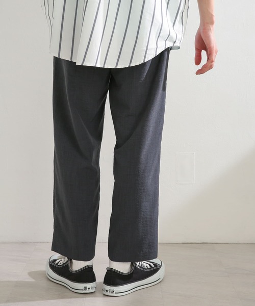 SENSE OF PLACE by URBAN RESEARCH（センスオブプレイスバイアーバンリサーチ）の「リネンライクタッククロップドパンツ（その他パンツ・メンズ・チャコールグレー/アイボリー・MEDIUM/LARGE）」の4枚目の写真