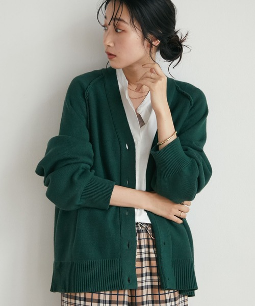 CRAFT STANDARD BOUTIQUE(クラフトスタンダードブティック)の「Vネックアウトリンキングカーディガン *◆(カーディガン/ボレロ・レディース・ブラック/ネイビー/レッド/グリーン/ライトベージュ・M/L)」の4枚目の写真