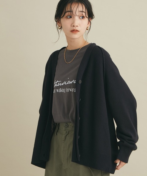 CRAFT STANDARD BOUTIQUE(クラフトスタンダードブティック)の「Vネックアウトリンキングカーディガン *◆(カーディガン/ボレロ・レディース・ブラック/ネイビー/レッド/グリーン/ライトベージュ・M/L)」の2枚目の写真