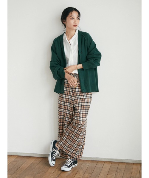 CRAFT STANDARD BOUTIQUE(クラフトスタンダードブティック)の「Vネックアウトリンキングカーディガン *◆(カーディガン/ボレロ・レディース・ブラック/ネイビー/レッド/グリーン/ライトベージュ・M/L)」の6枚目の写真