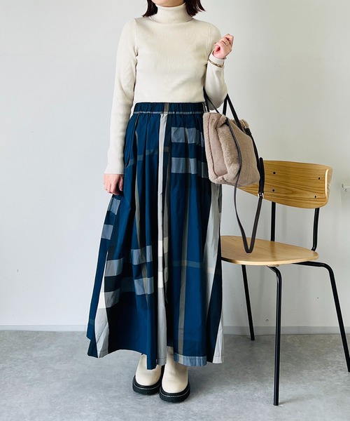 un dix cors（アンディコール）の「リブタートルニット（ニット/セーター・レディース・オフホワイト/グレー/ブラック・FREE）」の5枚目の写真