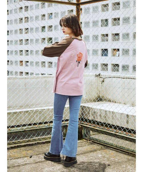 jouetie（ジュエティ）の「ローズラグラントップス（Tシャツ/カットソー・レディース・ピンク/オフホワイト/ブルー・MEDIUM）」の8枚目の写真