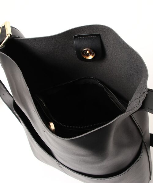 florist（フローリスト）の「【ポーチ付き】縦型バケツシルエットのレザーショルダーバッグ（トートバッグ・レディース・ブラック/モカ/ベージュ/キャメル・FREE）」の18枚目の写真