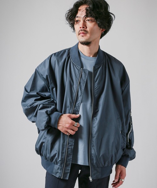 LUXSTYLE(ラグスタイル)の「撥水ドロップショルダーMA-1ジャケット(MA-1・メンズ・ブラック/カーキ/ネイビー・L/XL/M)」の1枚目の写真