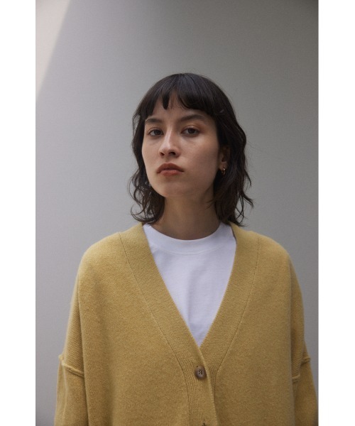 BLACK BY MOUSSY(ブラックバイマウジー)の「loose outlinking cardigan(ルーズアウトリンキングカーディガン)(カーディガン/ボレロ・レディース・ベージュ/イエロー/杢グレー・FREE)」の6枚目の写真