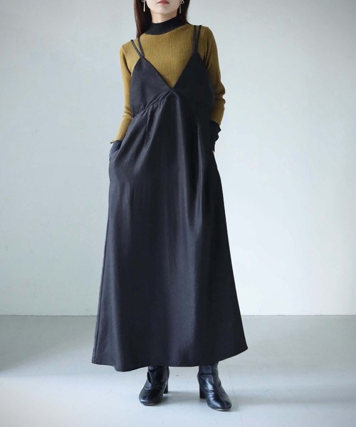 cheriella（シェリエラ）の「【cheriella】WEB限定マルチWAYダブルストラップシワサテンキャミワンピース（ワンピース・レディース・ブラウン/スモークピンク/ブラック・M）」の2枚目の写真