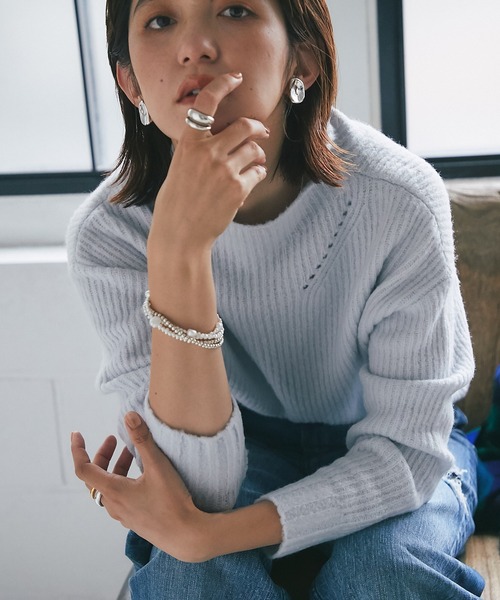 RIVE DROITE（リヴドロワ）の「ヤク混シリーズのハイネック版/YAK5%バックシームハイネックニット（ニット/セーター・レディース・サックスブルー/オフホワイト/ベージュ・FREE）」の19枚目の写真