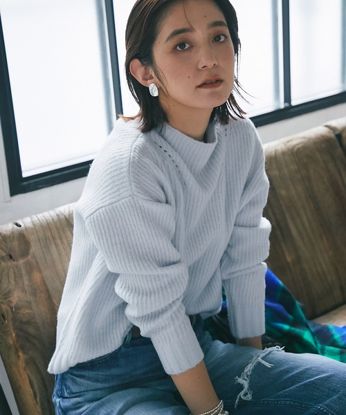 RIVE DROITE（リヴドロワ）の「ヤク混シリーズのハイネック版/YAK5%バックシームハイネックニット（ニット/セーター・レディース・サックスブルー/オフホワイト/ベージュ・FREE）」の20枚目の写真