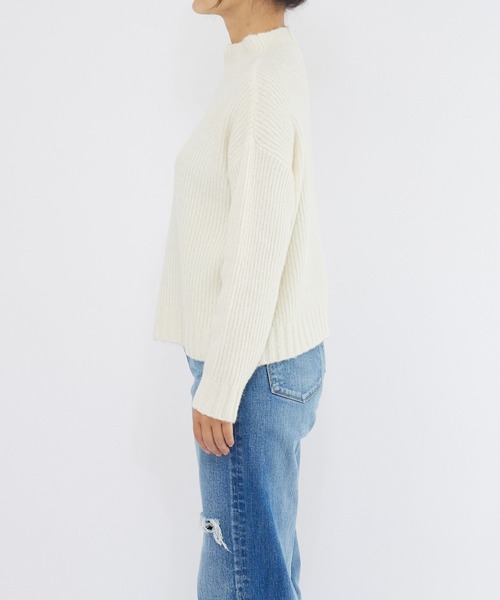 RIVE DROITE（リヴドロワ）の「ヤク混シリーズのハイネック版/YAK5%バックシームハイネックニット（ニット/セーター・レディース・サックスブルー/オフホワイト/ベージュ・FREE）」の22枚目の写真