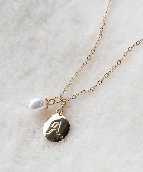 SHIPS（シップス）の「*パールモチーフイニシャルネックレス （ネックレス）」 WEAR